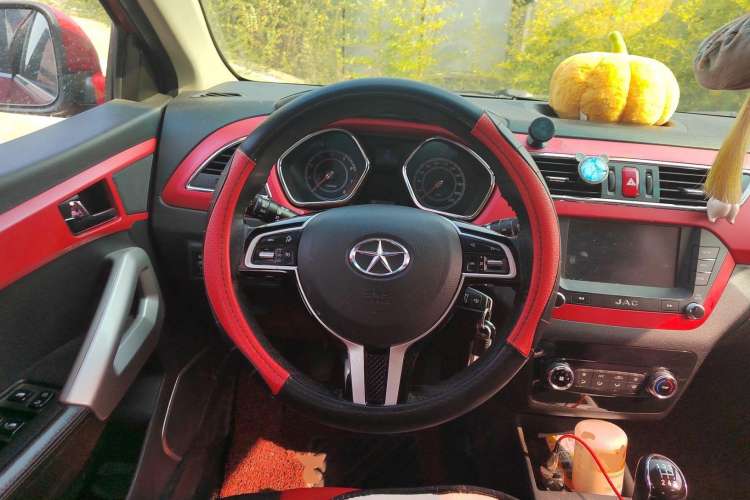 Used JAC Refine S2 2015 1.5L Manual Luxury Smart Model Steering Wheel