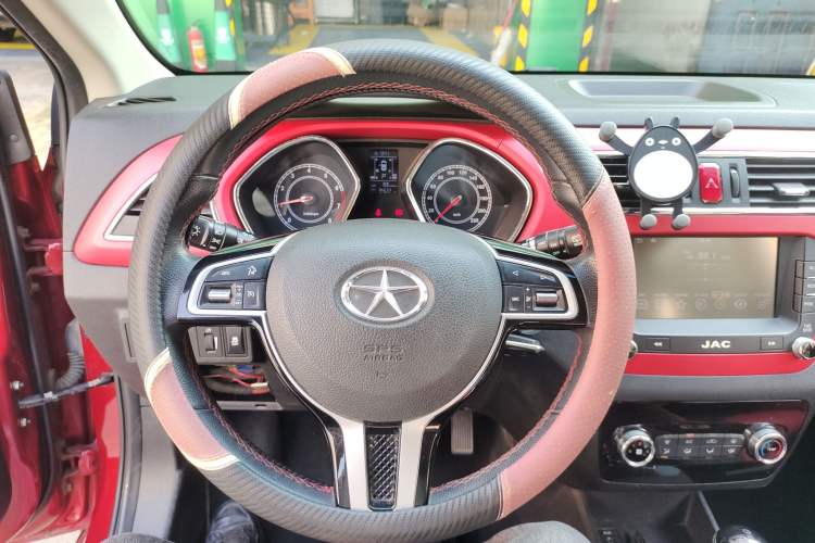 Used JAC Refine S2 2015 1.5L CVT Luxury Smart Version Steering Wheel