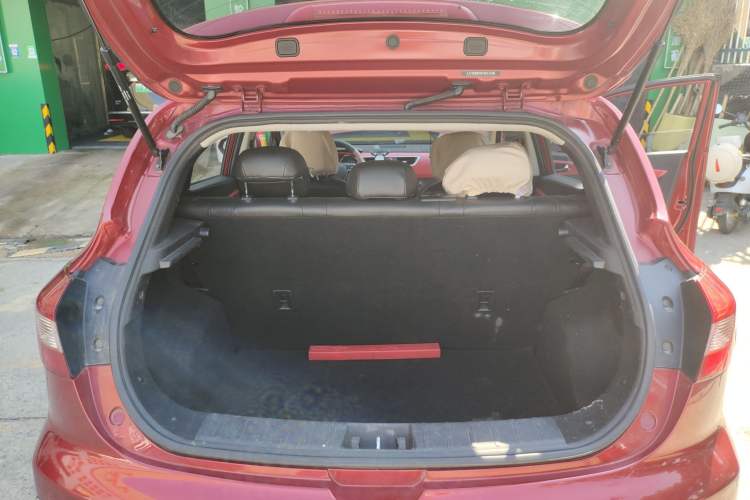 Used JAC Refine S2 2015 1.5L CVT Luxury Smart Version Trunk