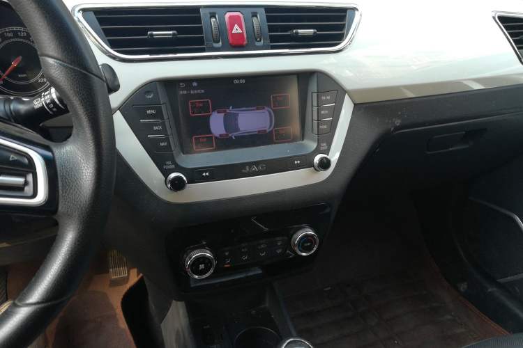 Used JAC Refine S2 2015 1.5L Manual Luxury Smart Model Audio And AC Panel