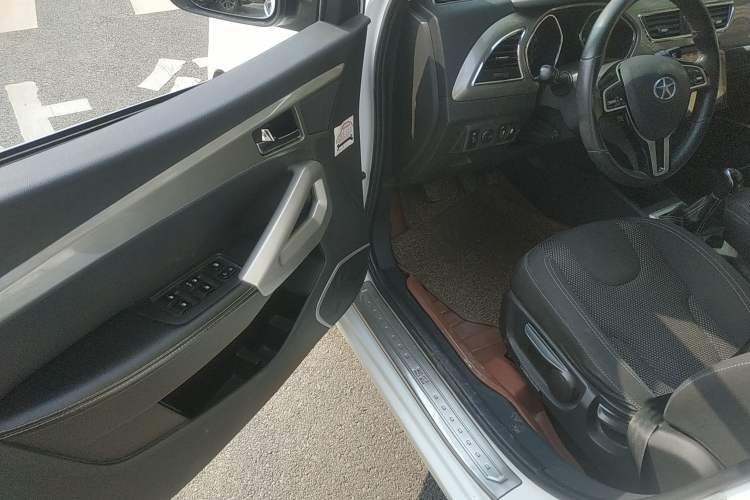 Used JAC Refine S2 2015 1.5L Manual Luxury Model Driver Seat