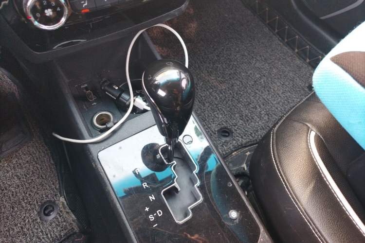 Used JAC Refine S2 2015 1.5L CVT Luxury Smart Version Gear Lever