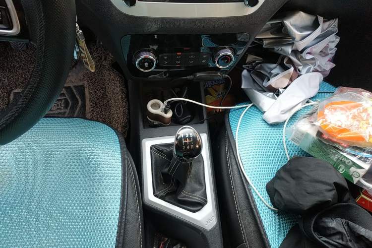 Used JAC Refine S2 2015 1.5L Manual Luxury Smart Model Gear Lever