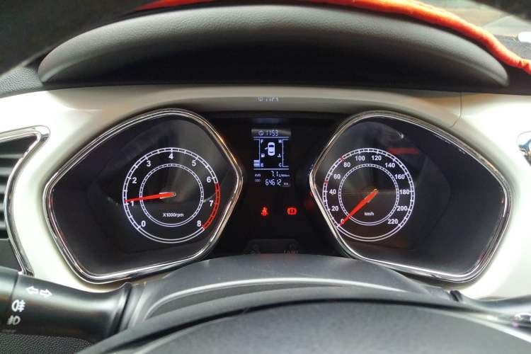 Used JAC Refine S2 2015 1.5L Manual Luxury Smart Model Instrument Cluster