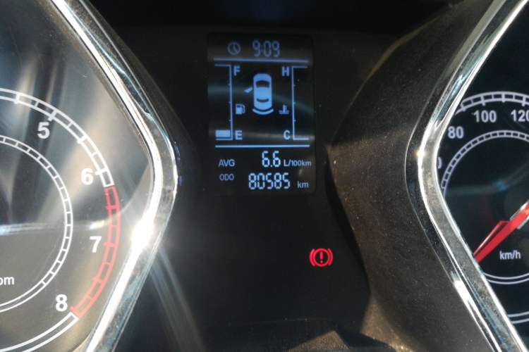 Used JAC Refine S2 2015 1.5L Manual Luxury Smart Model Odometer Close Up