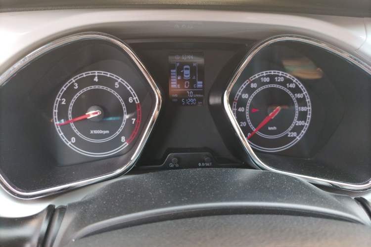 Used JAC Refine S2 2015 1.5L CVT Luxury Smart Version Odometer Close Up