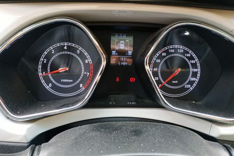 Used JAC Refine S2 2015 1.5L Manual Luxury Smart Model Odometer Close Up