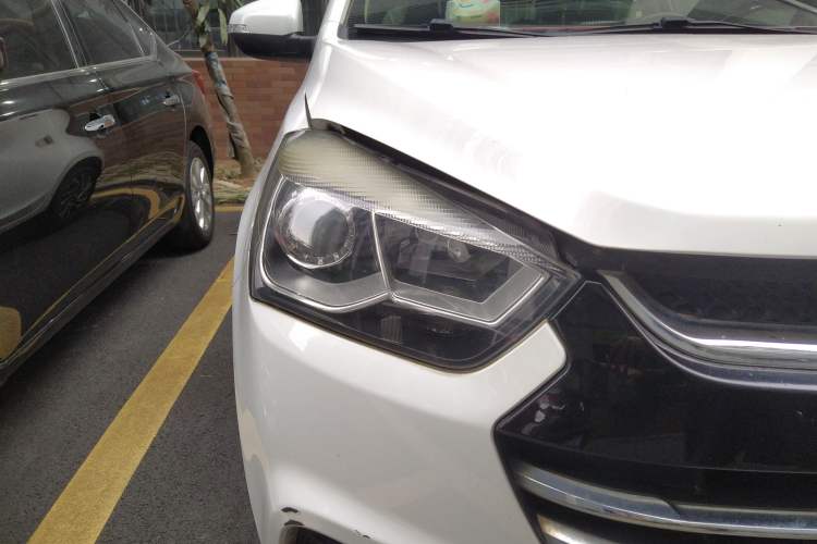 Used JAC Refine S2 2015 1.5L Manual Luxury Smart Model Right Front Headlight