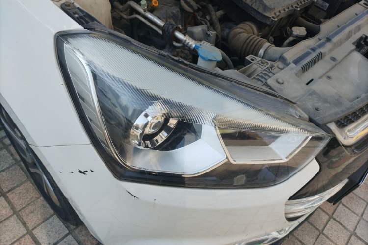 Used JAC Refine S2 2015 1.5L CVT Luxury Smart Version Right Front Headlight