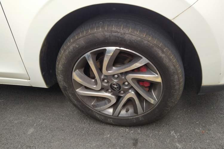 Used JAC Refine S2 2015 1.5L Manual Luxury Smart Model Right Front Wheel Hub