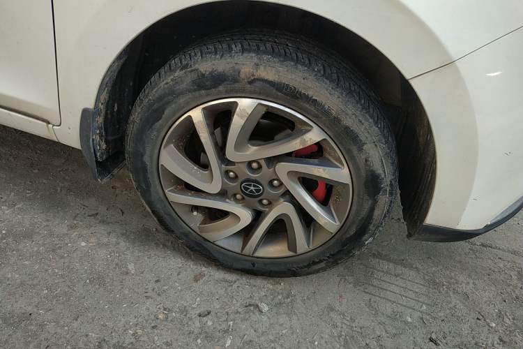 Used JAC Refine S2 2015 1.5L Manual Luxury Smart Model Right Front Wheel Hub
