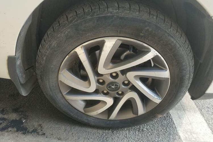 Used JAC Refine S2 2015 1.5L Manual Luxury Model Right Front Wheel Hub
