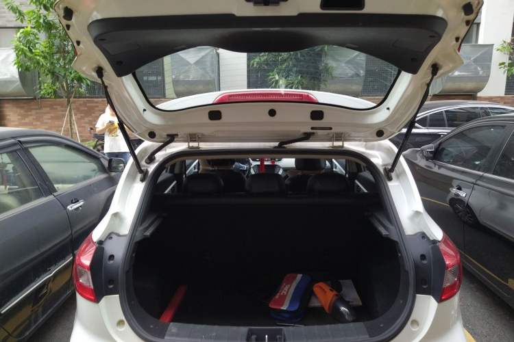 Used JAC Refine S2 2015 1.5L Manual Luxury Smart Model Trunk
