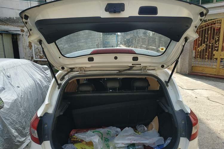 Used JAC Refine S2 2015 1.5L Manual Luxury Smart Model Trunk