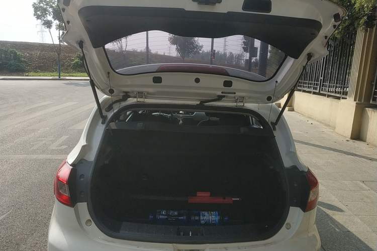 Used JAC Refine S2 2015 1.5L Manual Luxury Model Trunk