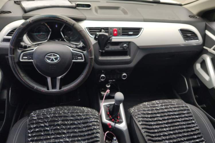 Used JAC Refine S2 2017 1.5L Manual Luxury Model Center Console