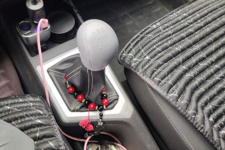 Used JAC Refine S2 2017 1.5L Manual Luxury Model Gear Lever