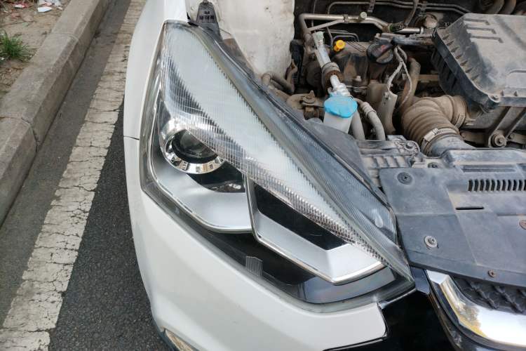 Used JAC Refine S2 2017 1.5L Manual Luxury Model Right Front Headlight