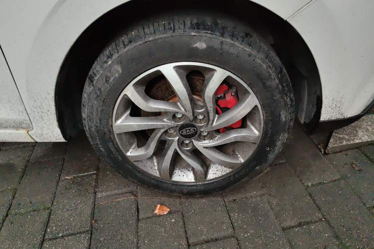 Used JAC Refine S2 2017 1.5L Manual Luxury Smart Model Right Front Wheel Hub
