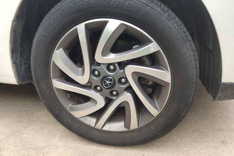 Used JAC Refine S2 2017 1.5L Manual Luxury Model Right Front Wheel Hub