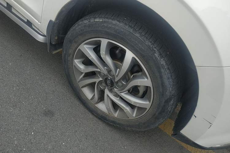 Used JAC Refine S2 2017 1.5L Manual Luxury Connect Edition Right Front Wheel Hub
