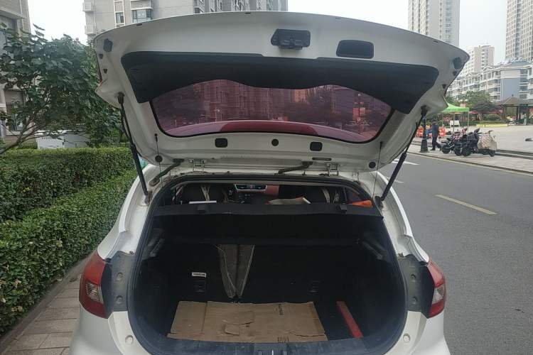 Used JAC Refine S2 2017 1.5L Manual Luxury Connect Edition Trunk