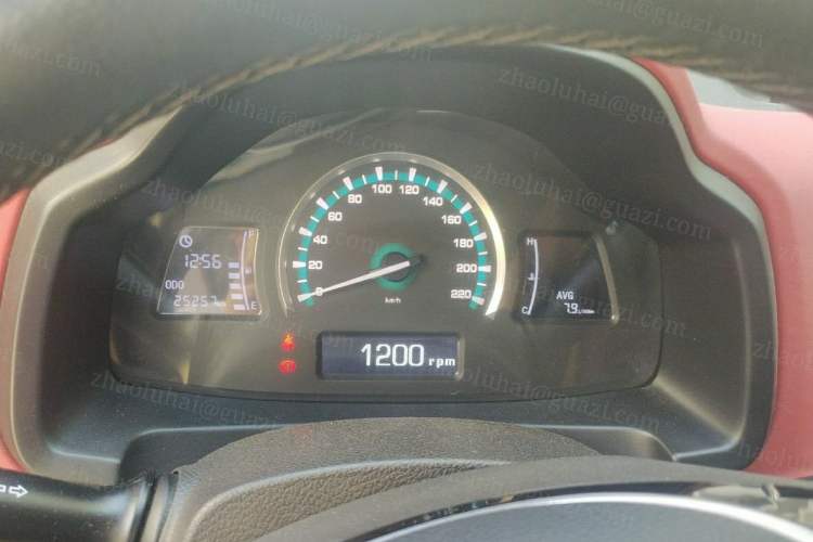 Used JAC Refine S2mini 2017 1.3L Sport Edition Odometer Close Up