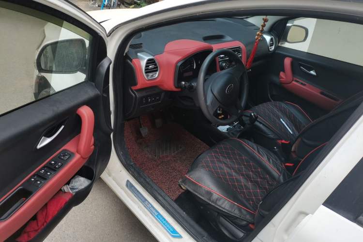 Used JAC Refine S2mini 2017 1.3L Youth Edition Driver Seat