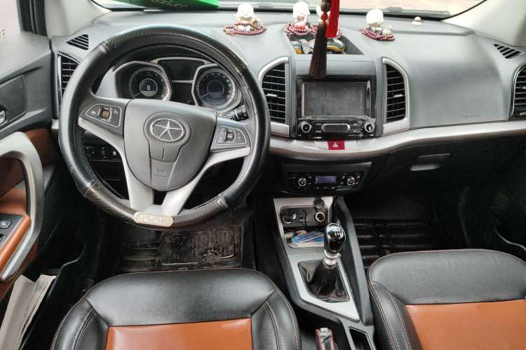 Used JAC Refine S3 2014 1.5L Manual Luxury Smart Model Center Console