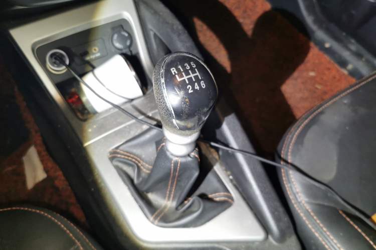 Used JAC Refine S3 2014 1.5L Manual Luxury Smart Model Gear Lever