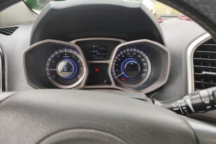 Used JAC Refine S3 2014 1.5L Manual Luxury Smart Model Odometer Close Up