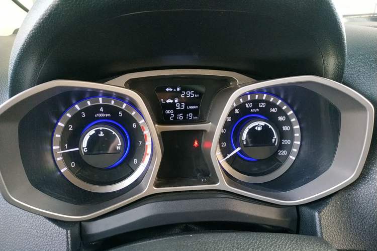Used JAC Refine S3 2014 1.5L Manual Luxury Smart Model Odometer Close Up