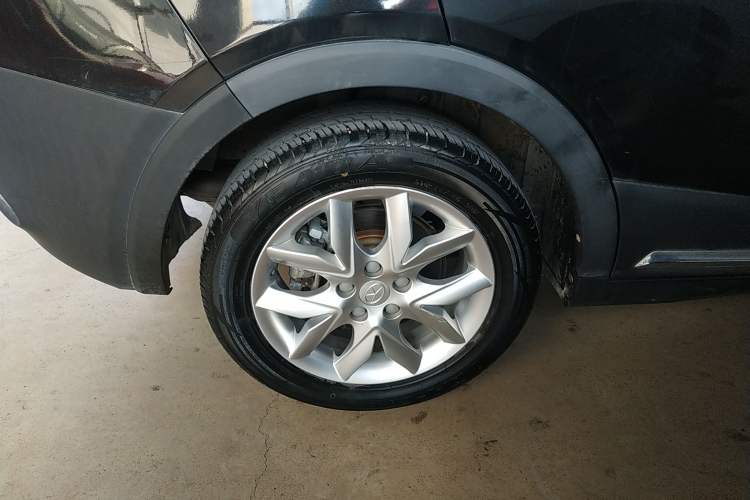 Used JAC Refine S3 2014 1.5L Manual Luxury Smart Model Right Rear Wheel Hub