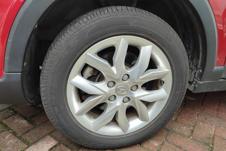 Used JAC Refine S3 2014 1.5L Manual Luxury Smart Model Left Front Wheel Hub