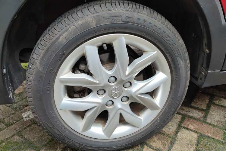 Used JAC Refine S3 2014 1.5L Manual Luxury Smart Model Right Rear Wheel Hub