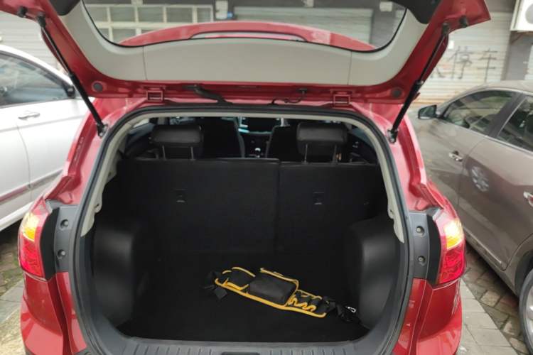 Used JAC Refine S3 2014 1.5L Manual Luxury Smart Model Trunk