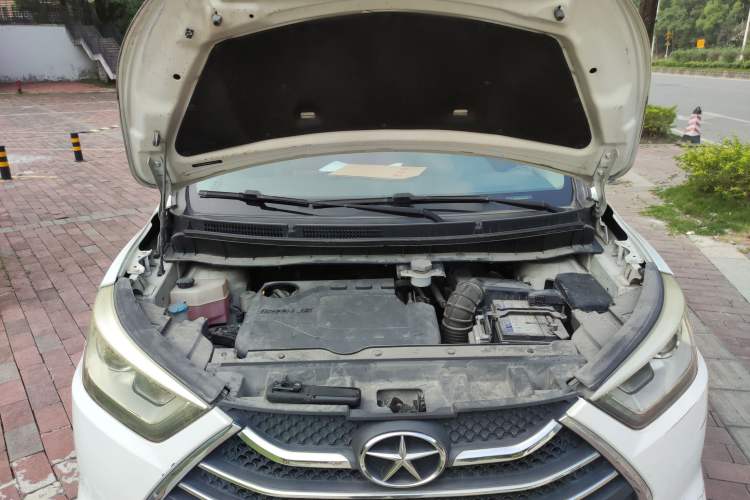 Used JAC Refine S3 2014 1.5L Manual Luxury Model Engine Bay