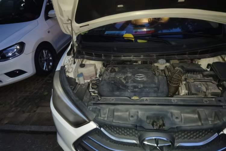 Used JAC Refine S3 2014 1.5L Manual Luxury Smart Model Engine Bay Right