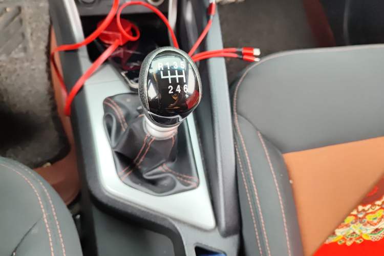 Used JAC Refine S3 2014 1.5L Manual Luxury Model Gear Lever