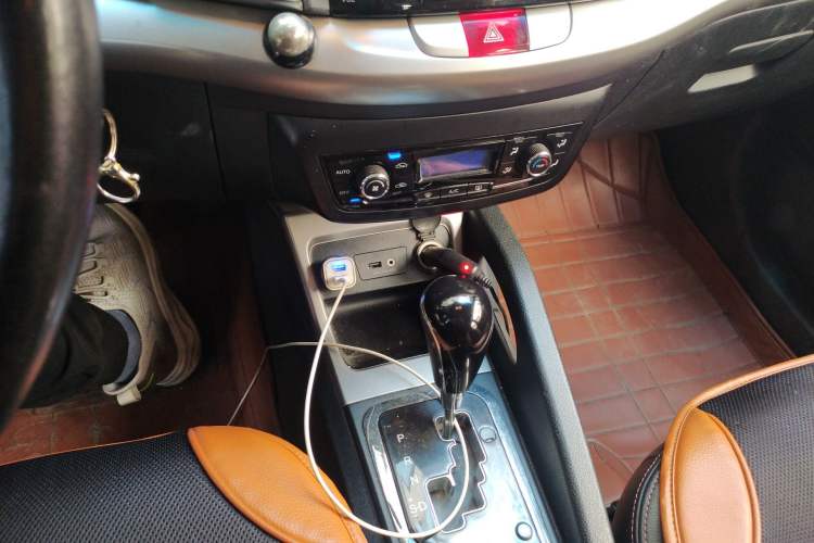 Used JAC Refine S3 2014 1.5L CVT Luxury Smart Model Gear Lever