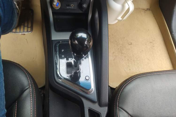 Used JAC Refine S3 2014 1.5L CVT Luxury Smart Model Gear Lever