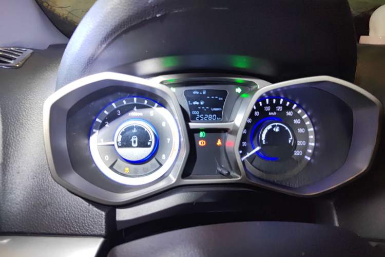 Used JAC Refine S3 2014 1.5L Manual Luxury Smart Model Odometer Close Up