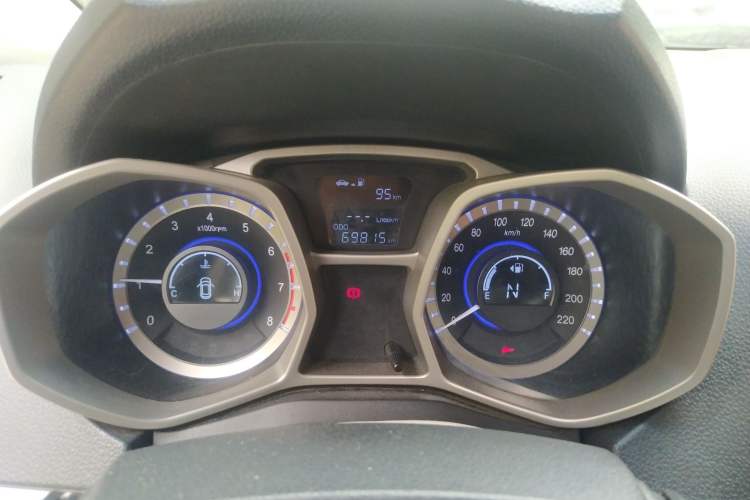 Used JAC Refine S3 2014 1.5L CVT Luxury Smart Model Odometer Close Up