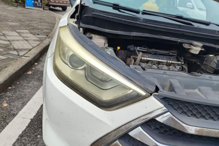Used JAC Refine S3 2014 1.5L Manual Luxury Model Right Front Headlight