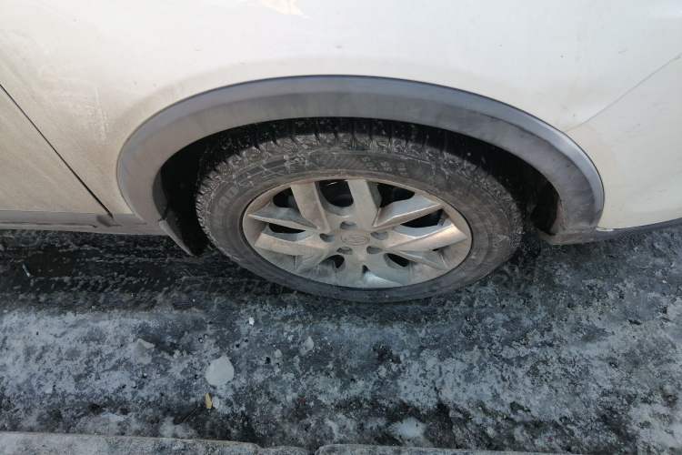 Used JAC Refine S3 2014 1.5L CVT Luxury Version Right Front Wheel Hub