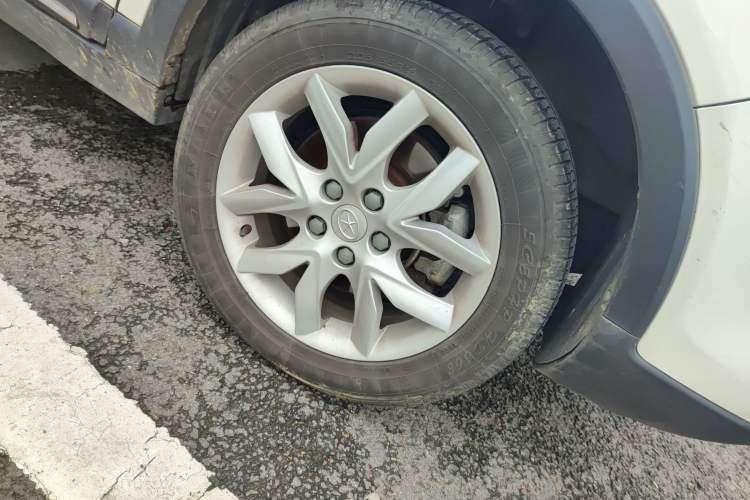 Used JAC Refine S3 2014 1.5L Manual Luxury Model Right Front Wheel Hub