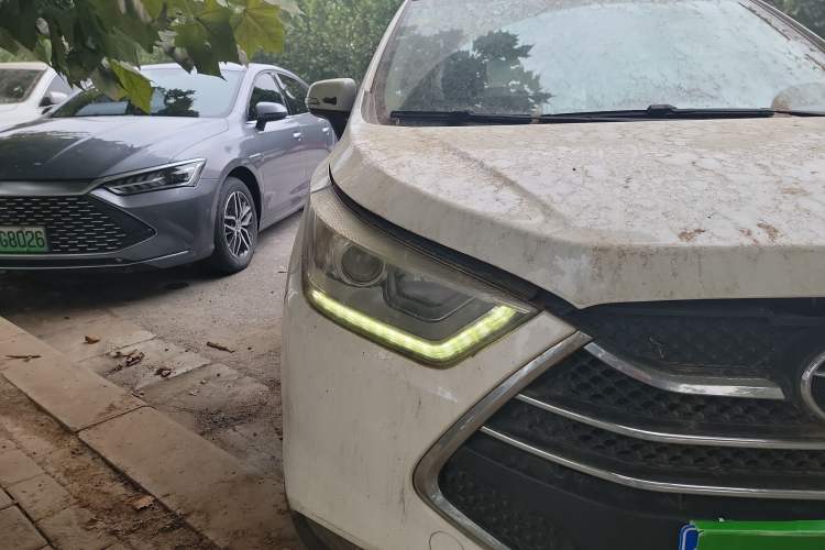 Used JAC Refine S3 2015 1.5L Manual Luxury Smart Deluxe Edition Right Front Headlight