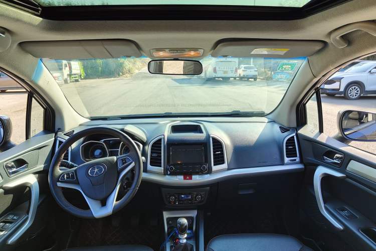 Used JAC Refine S3 2016 1.5L Manual Luxury Smart Version Interior 1