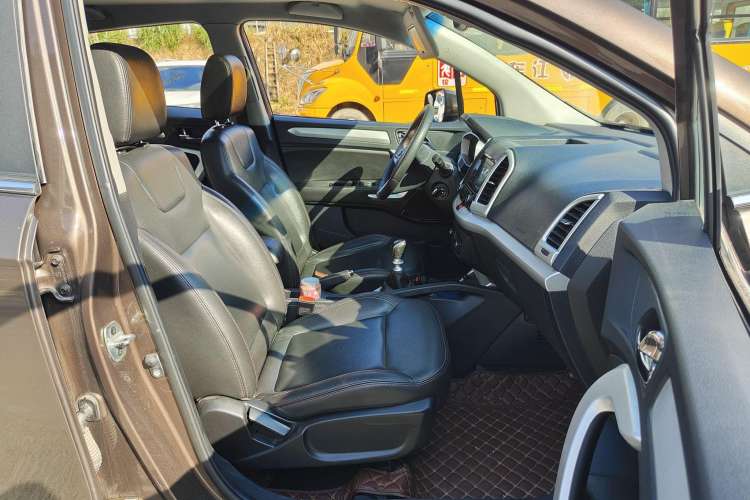 Used JAC Refine S3 2016 1.5L Manual Luxury Smart Version Interior 11