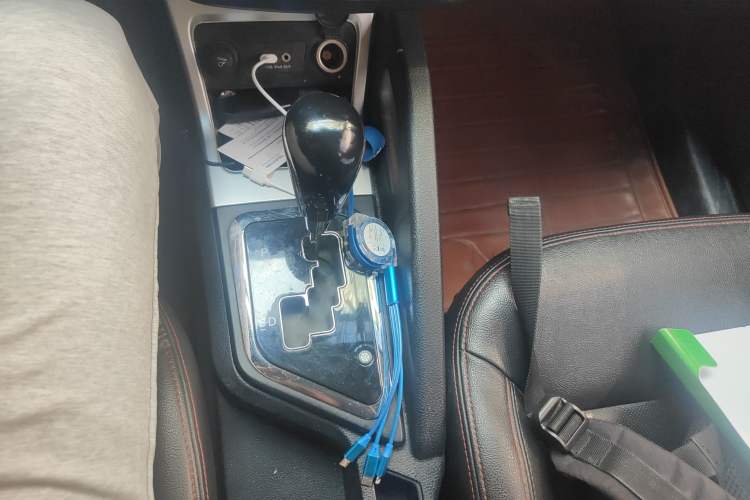 Used JAC Refine S3 2016 1.5L CVT Luxury Smart Version Gear Lever